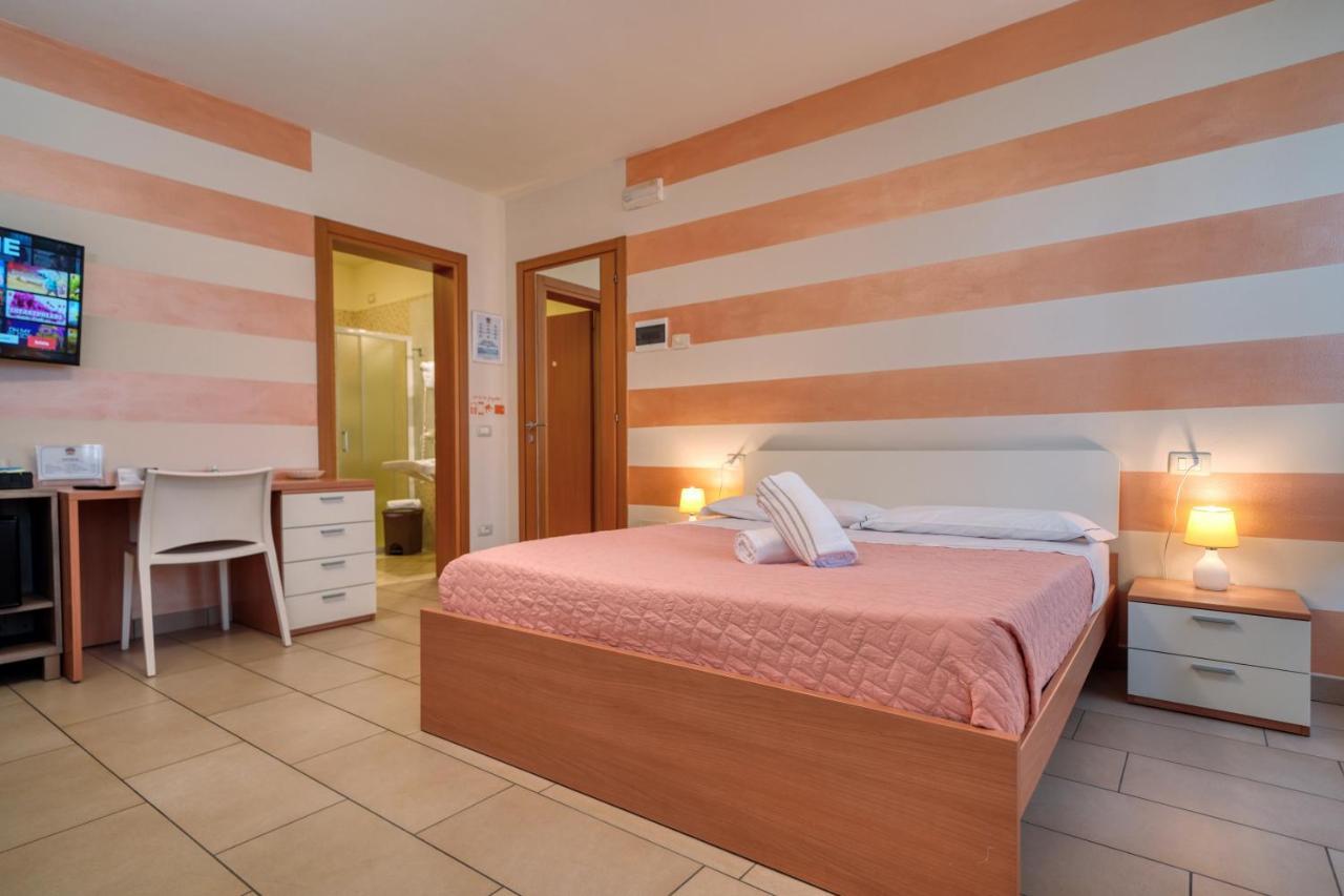 The Lighthouse Rooms Lazise Esterno foto
